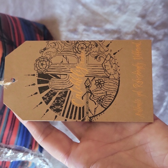 NWT!Catch fly Tote purse and small bag. - Picture 7 of 8